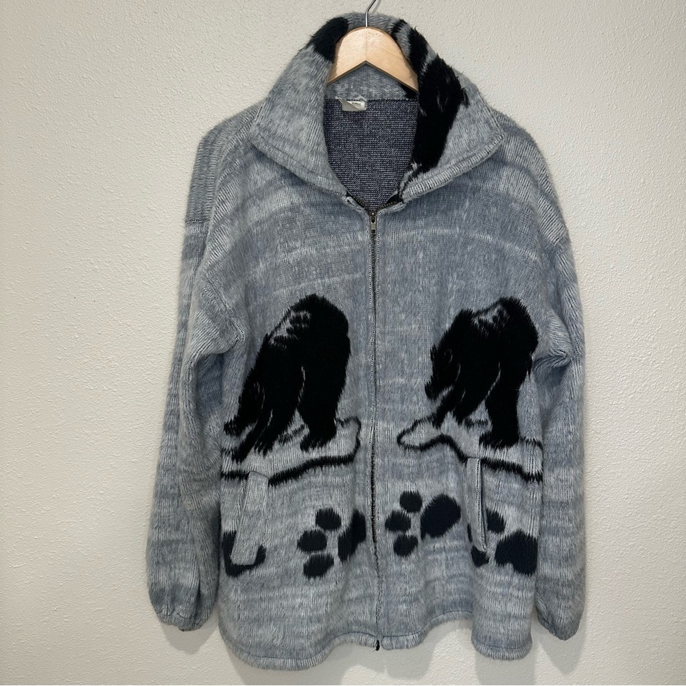 Vintage Gray and Black Bear Print Zip-Up Sweater Jacket